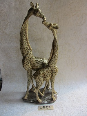 匠心独运，优雅相伴 德化县印艺印刷有限责任公司树脂陶瓷长颈鹿夫妇工艺品